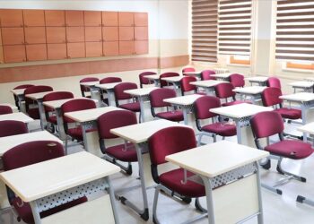 Hitze in Schulen: Forderung nach gesetzlicher Regelung für „hitzefrei“