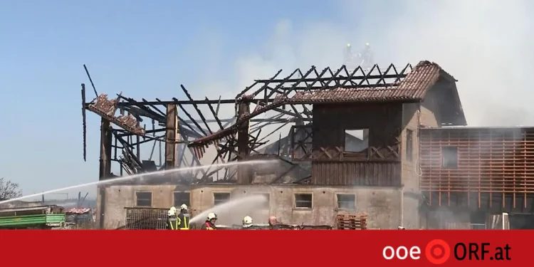 Yukarı Avusturya’da Korkutan Yangın: İtfaiye Ekipleri Zamanla Yarıştı, Ev Son Saniyede Kurtarıldı!