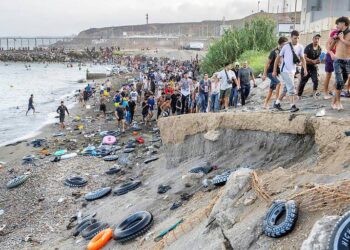 49 Bin Kişi Ceuta’ya Akın Etti, İspanya Orduyu Devreye Soktu!