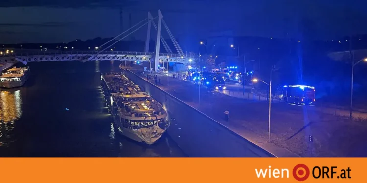 Schiffsunfall auf der Donau in Wien: Flusskreuzfahrtschiff krachte gegen Schleusenwand – 14 Verletzte!