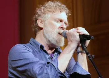 Trauer um Folk-Legende: Oscar-Preisträger Glen Hansard stirbt bei Motorradunfall!
