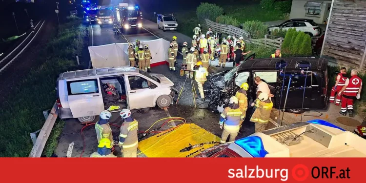 Schwerer Verkehrsunfall im Pinzgau: Frontal-Kollision zweier Kleinbusse fordert ein Todesopfer und 7 Verletzte!
