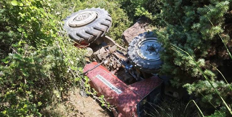 Vorarlberg’de Çifte Acı: Traktör Devrildi, Baba ve 6 Yaşındaki Kızı Hayatını Kaybetti!