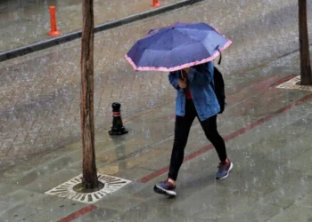 Meteorolojiden Son Dakika Uyarısı: Aşırı Sıcaklar Yerini Şiddetli Sağanak Yağışa Bırakıyor!