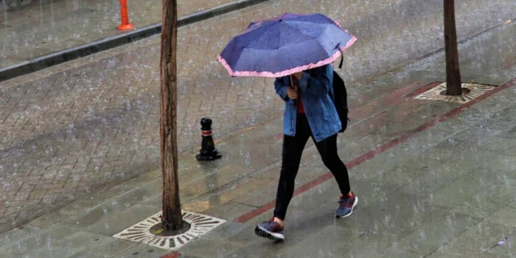 Meteorolojiden Son Dakika Uyarısı: Aşırı Sıcaklar Yerini Şiddetli Sağanak Yağışa Bırakıyor!